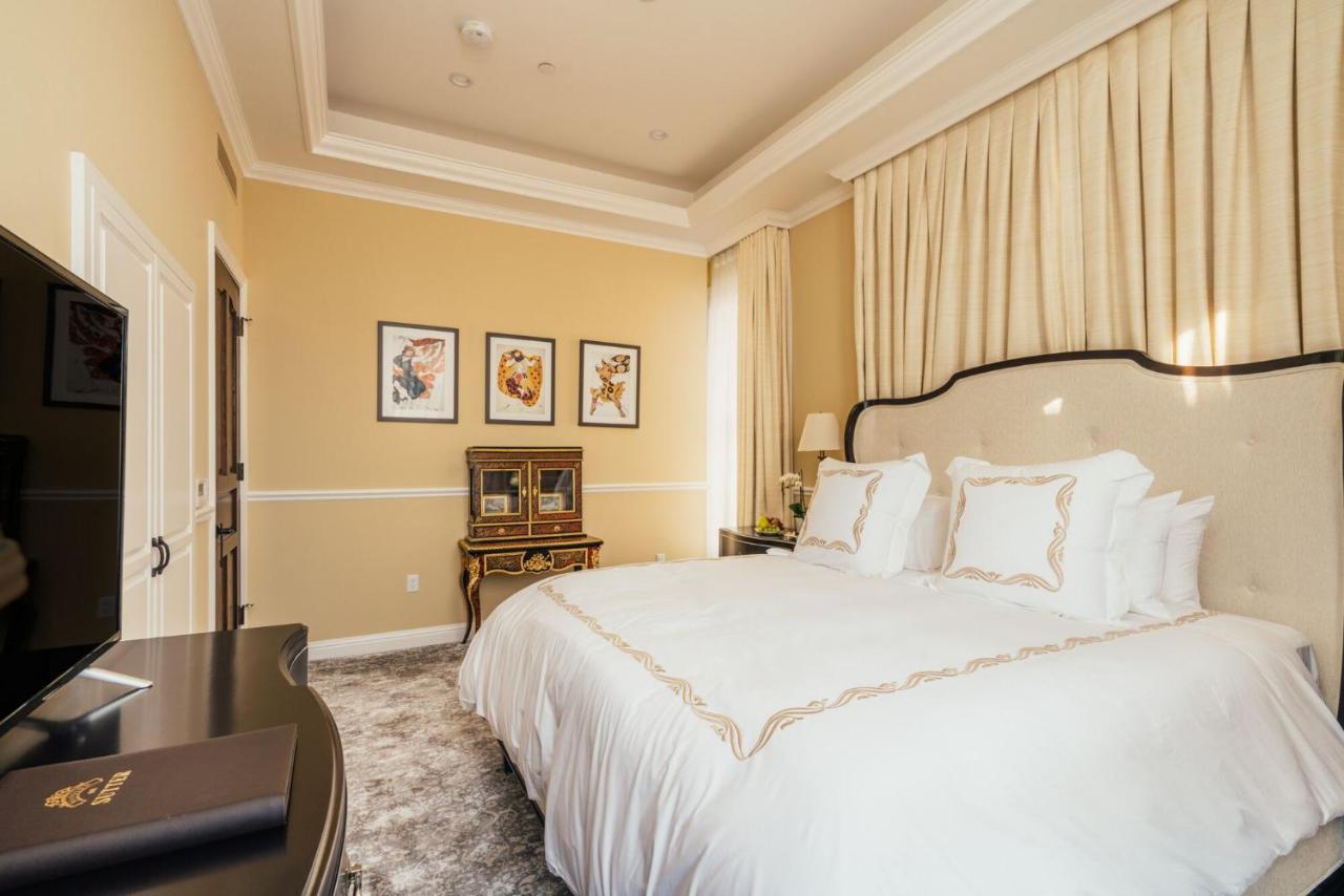 Suite with City View