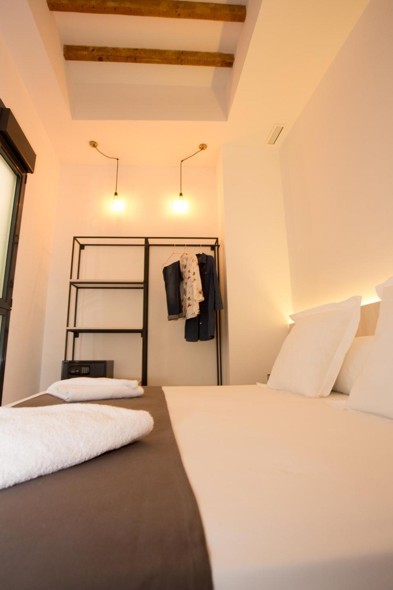 One-Bedroom Apartment Shower