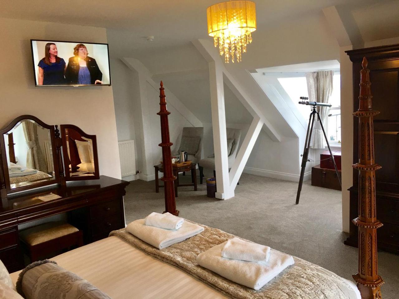 Deluxe King Room