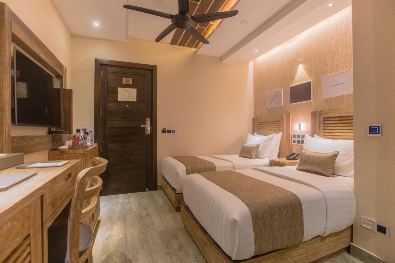 Deluxe Double or Twin with Ocean View and Balcony (Free Return Airport Transfer),757370551:JPEG