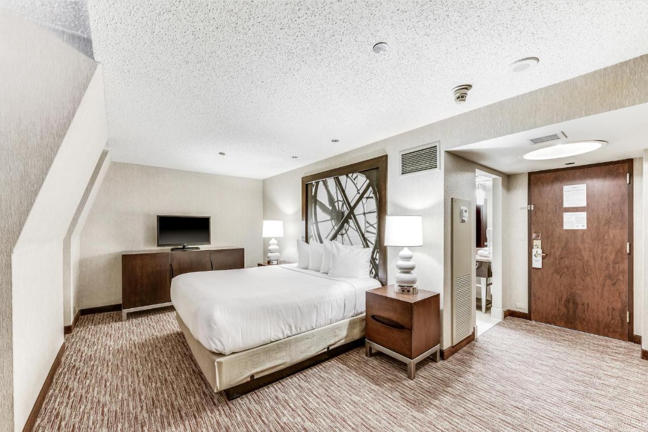 Studio-Suite Dennis Tower