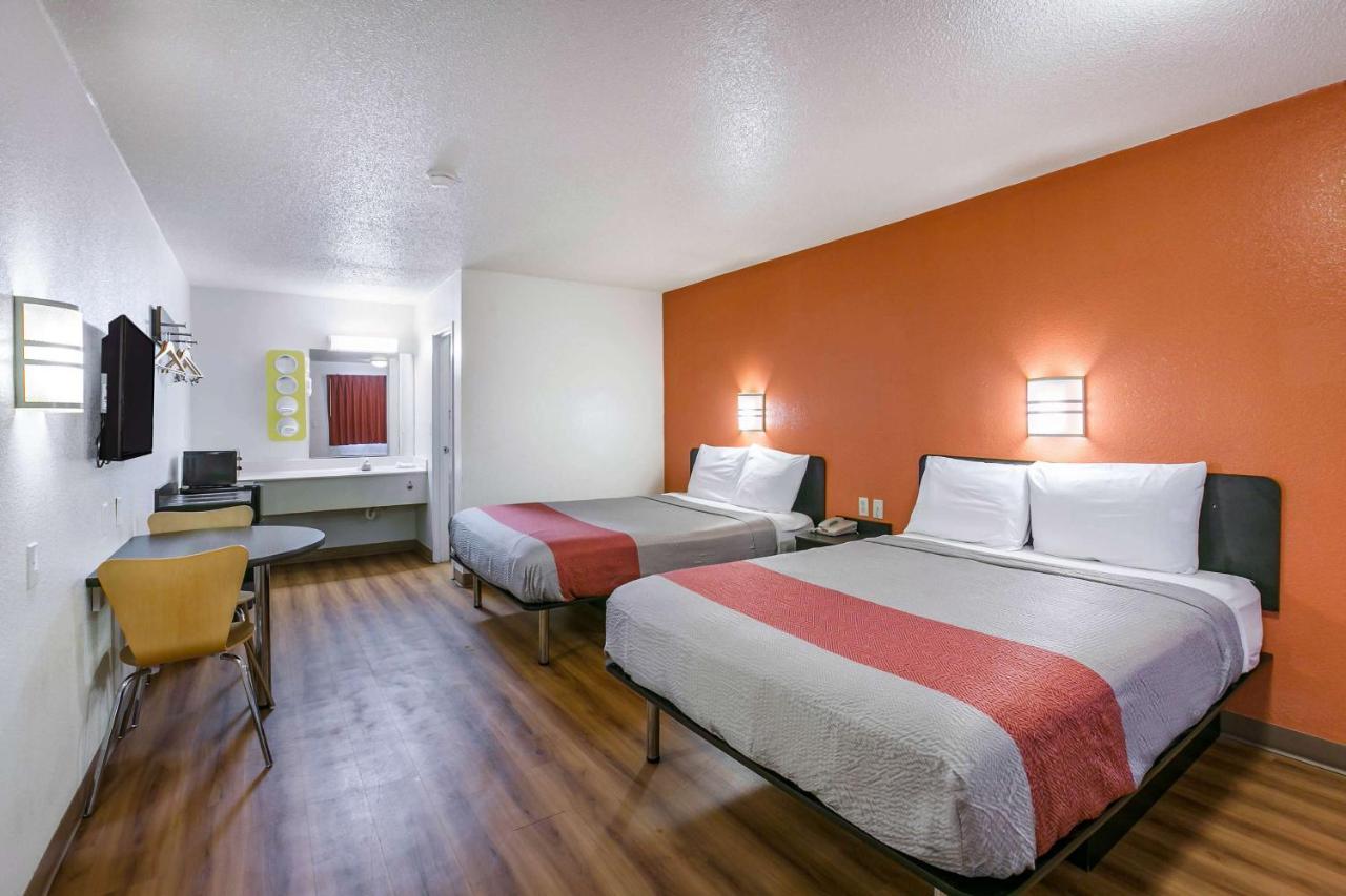 Deluxe Quadruple Room,757813396:JPEG