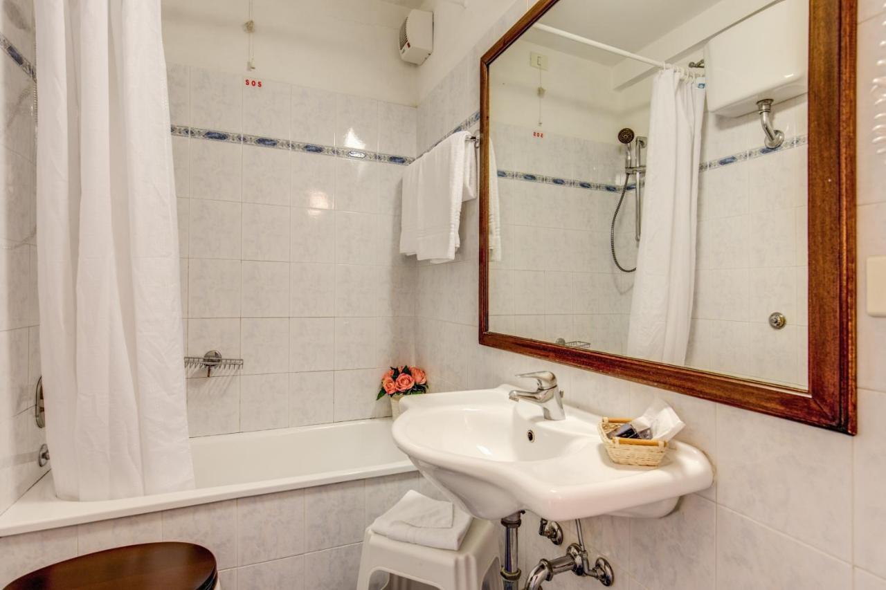Classic Double or Twin Room Balcony,126893274:JPEG