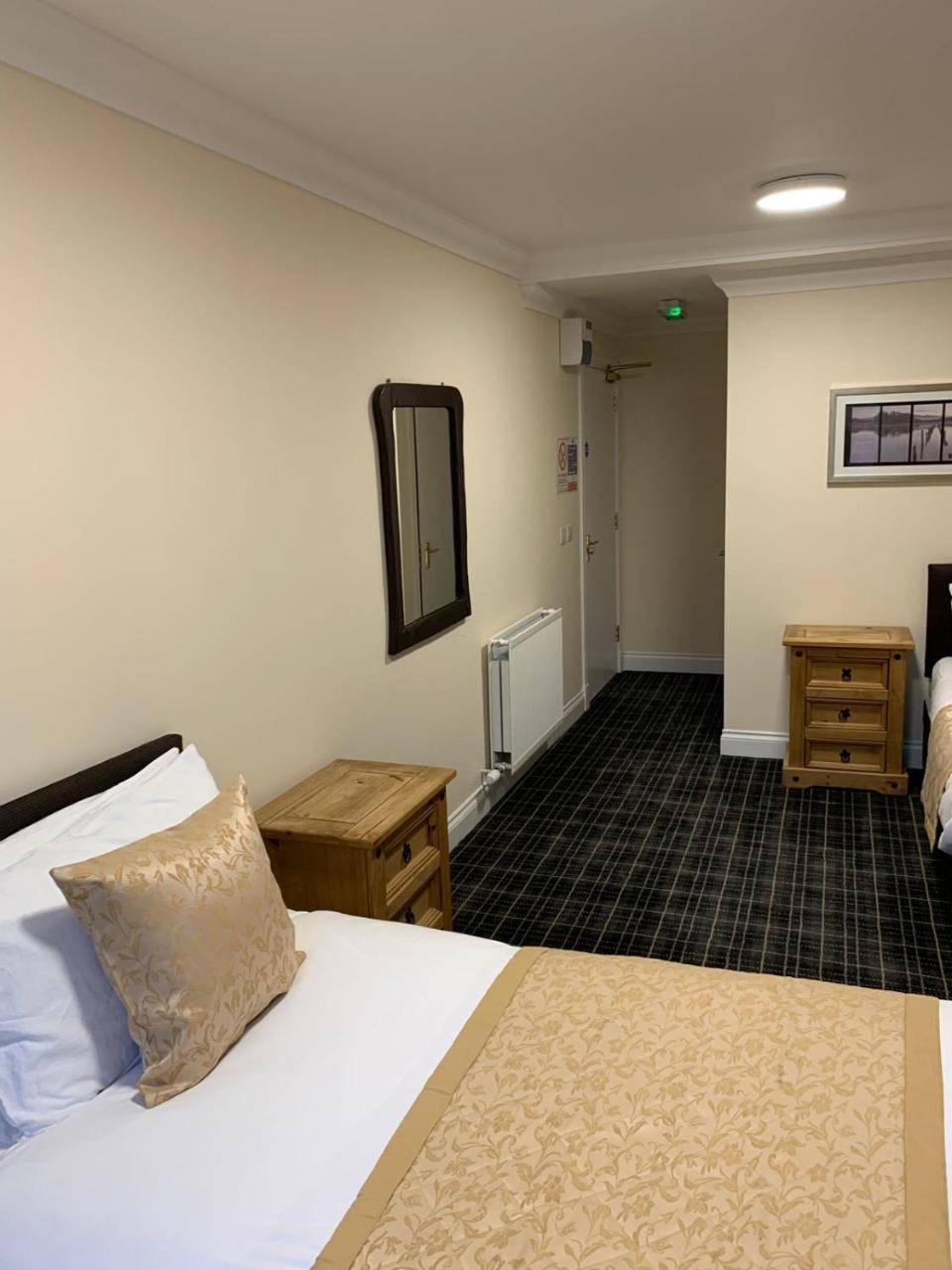 Twin Room with Bathroom