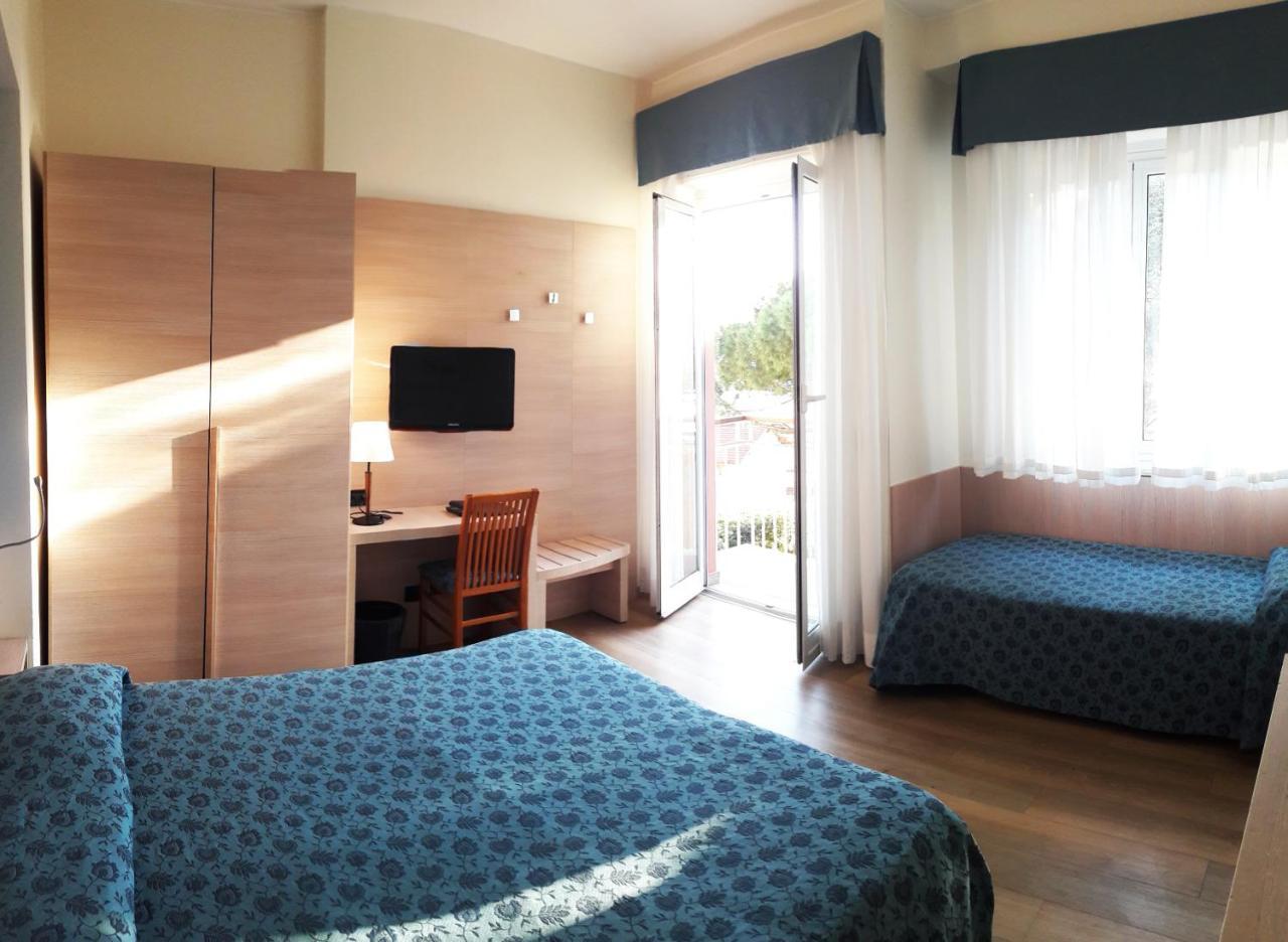 Chambre Double ou Lits Jumeaux Confort avec Lit d'Appoint et Balcon