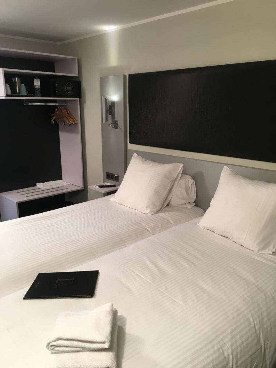 Superior Double Room Two Single Beds Balcony