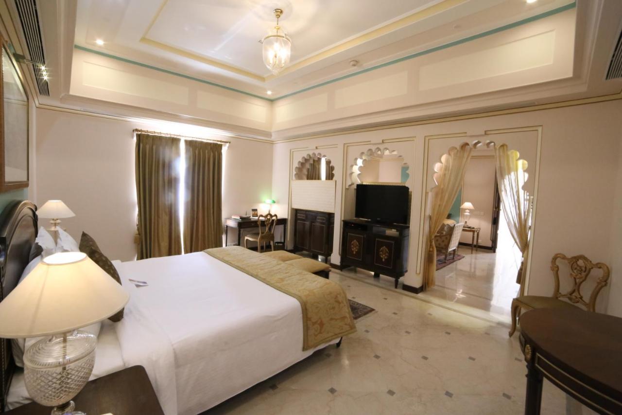 Deluxe Suite Courtyard View