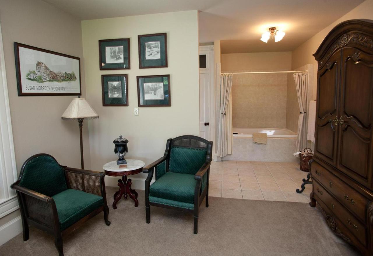 100 Grand King Suite
