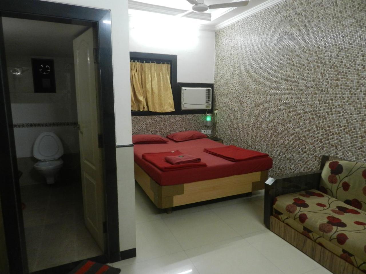 Deluxe Double AC Room