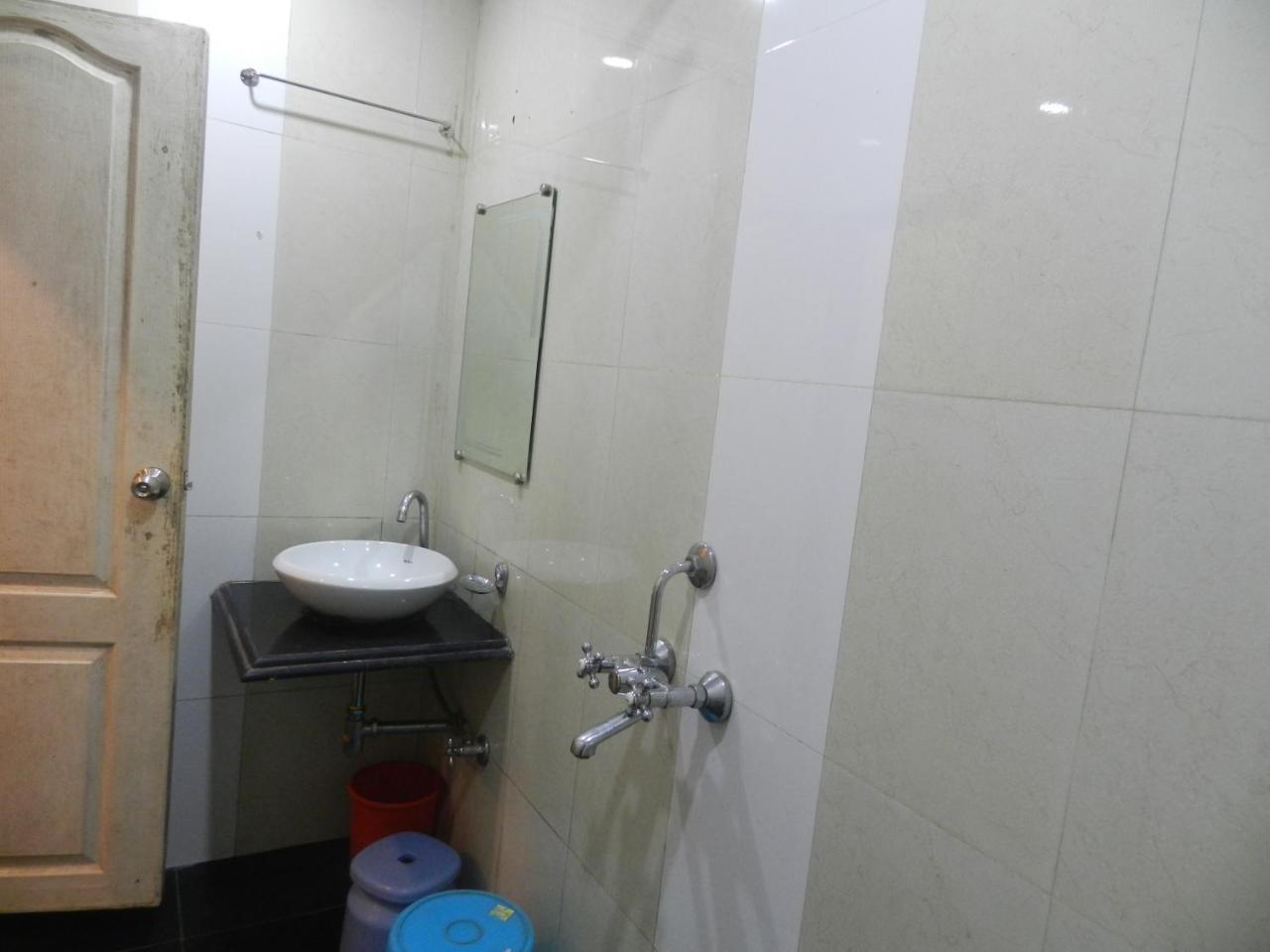 Quadruple AC Room