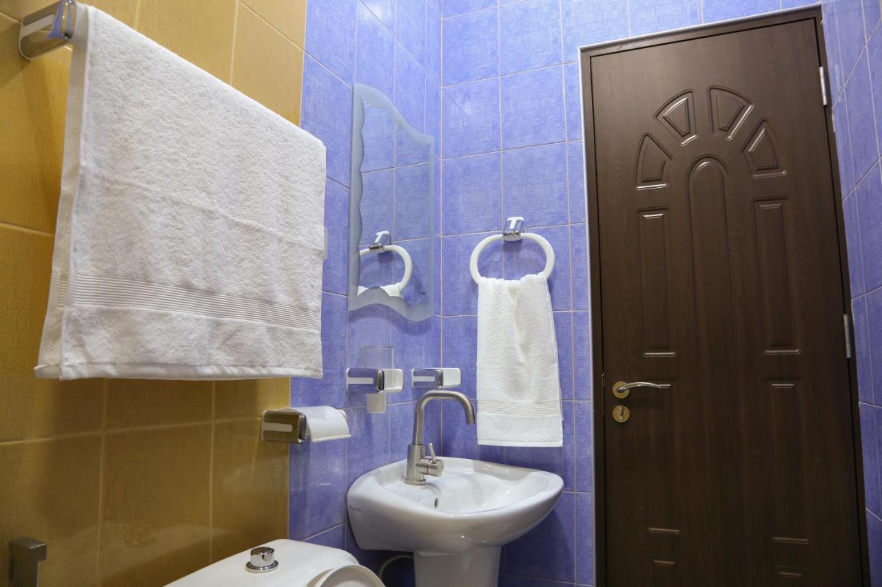 Twin Room Private Bathroom