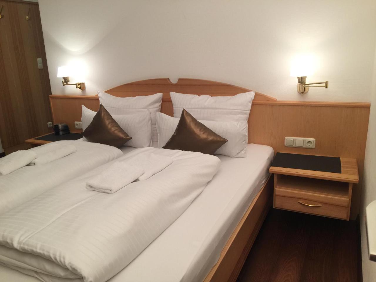 Double Room,1598890037:JPEG