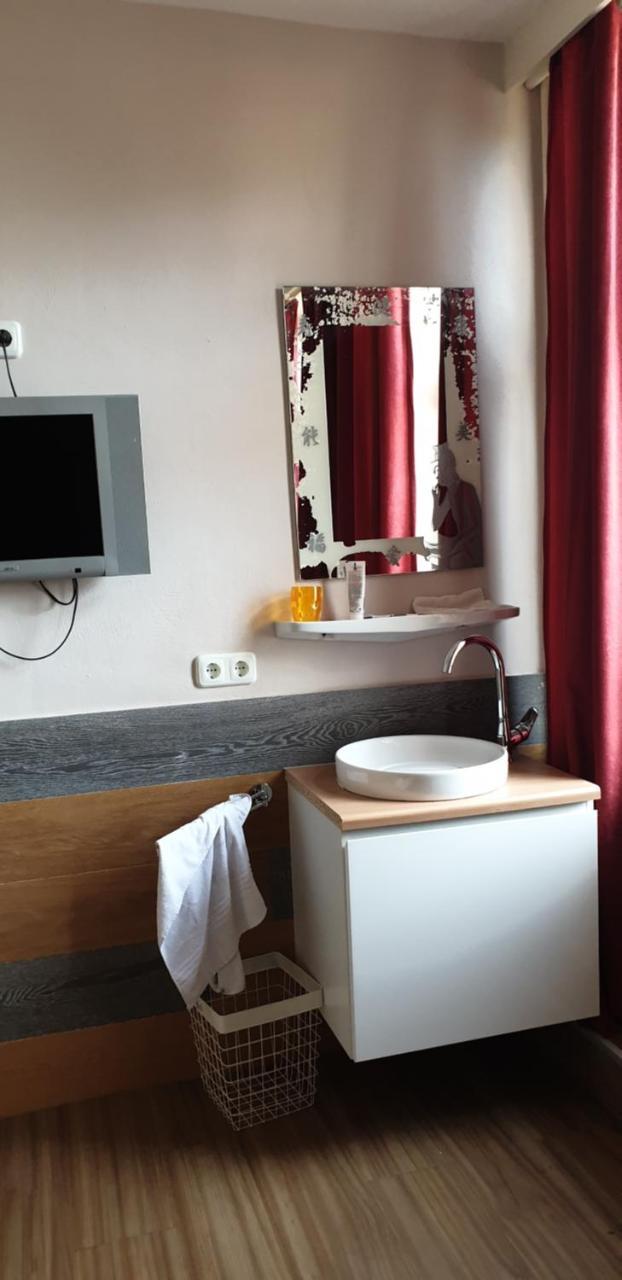 Single Room,1580276103:JPEG