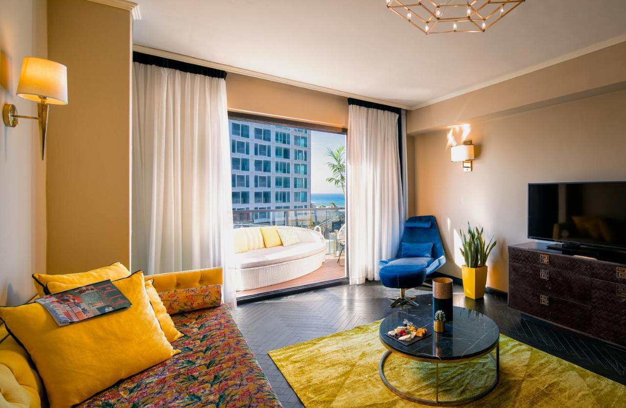 Deluxe One-Bedroom Suite