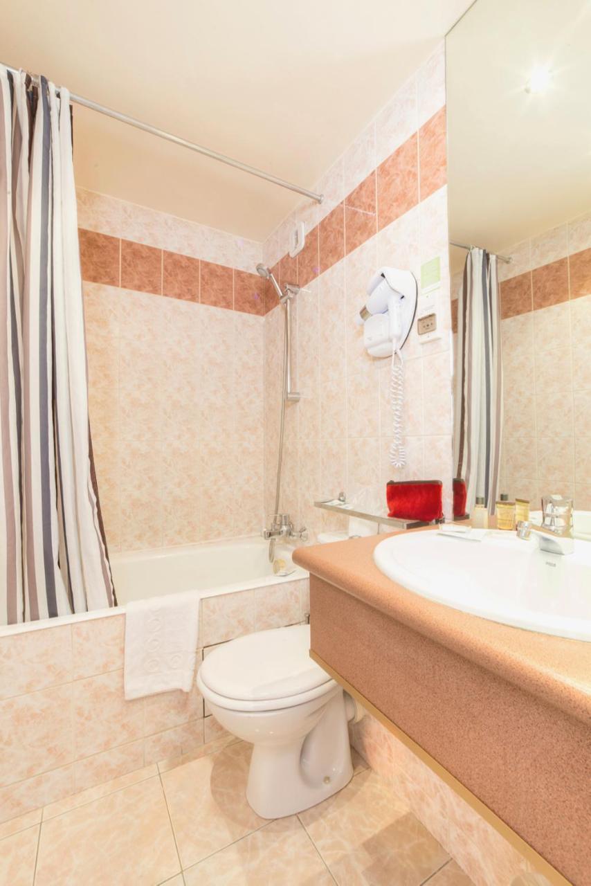 Double Room Private Bathroom