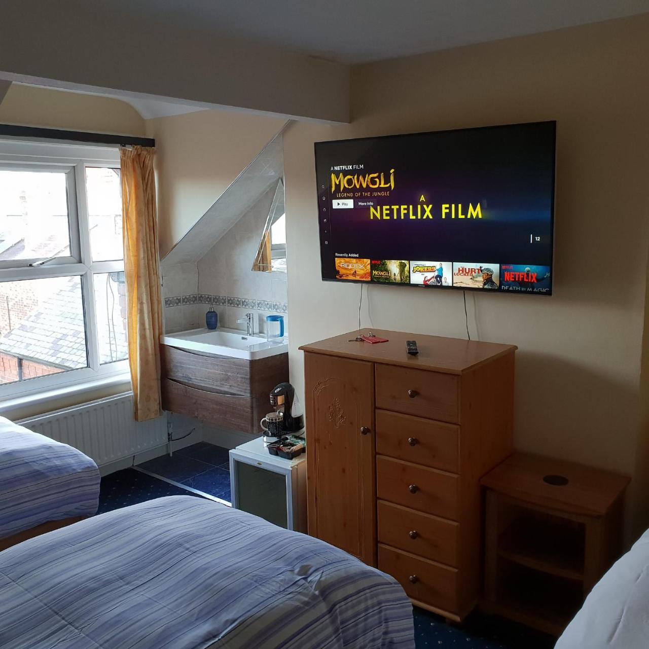 Triple Room with Shared Bathroom