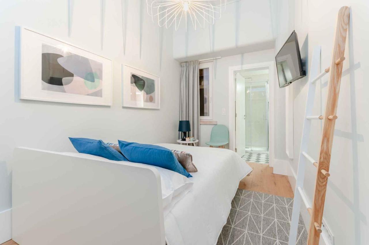 Standard Suite,764095471:JPEG