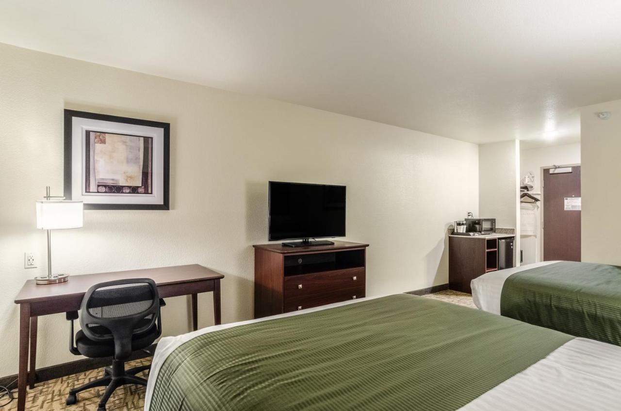 Queen Room with Two Queen Beds