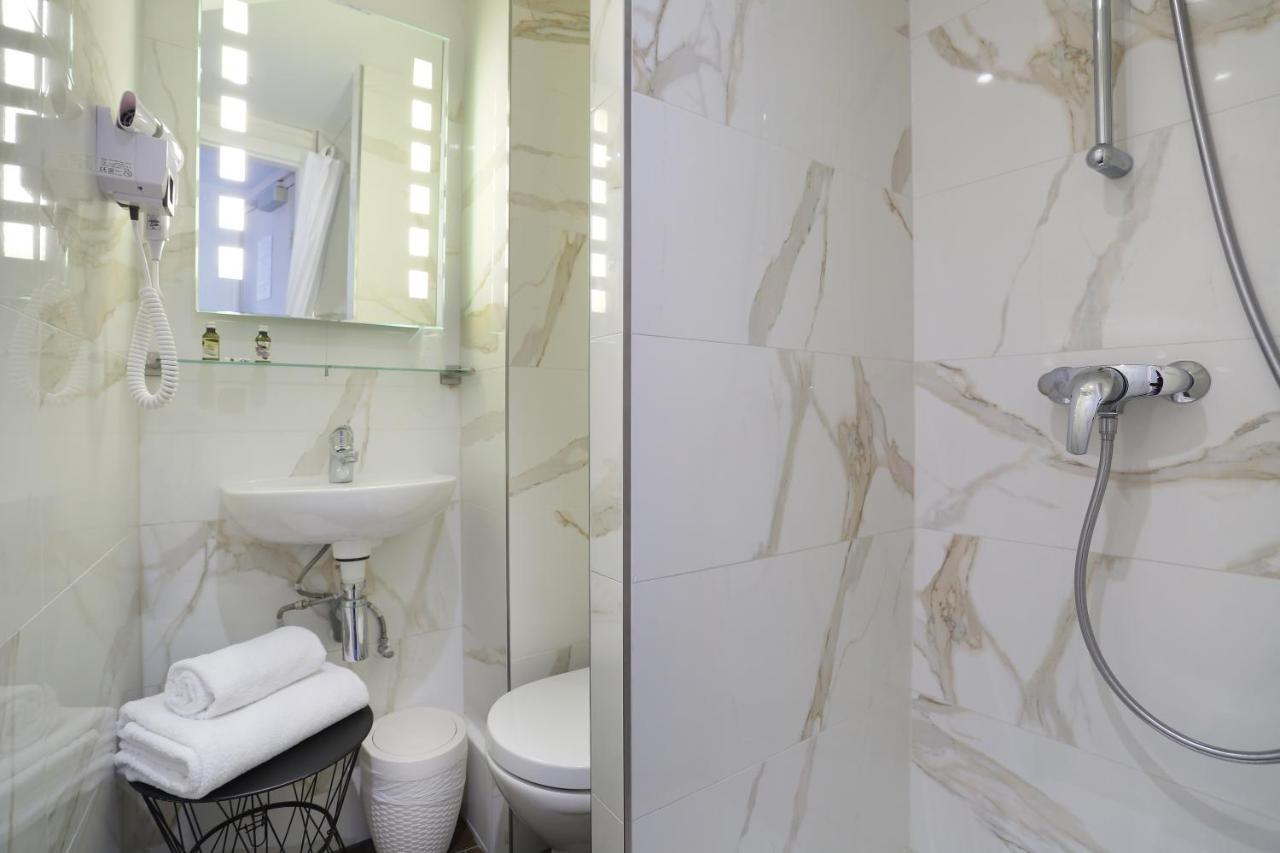 Single Room Shower,783418491:JPEG