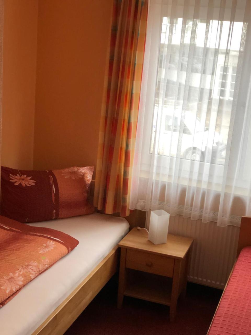 Single Room,766785871:JPEG