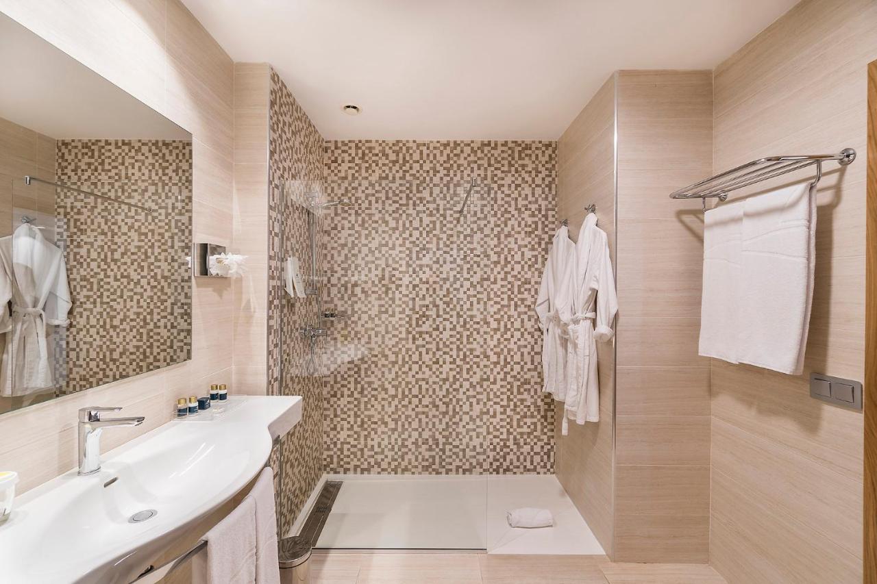 Superior Double or Twin Room with Sea View