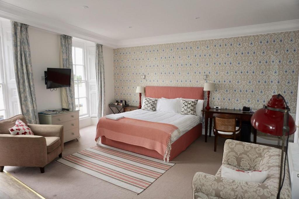 Deluxe Double or Twin Room