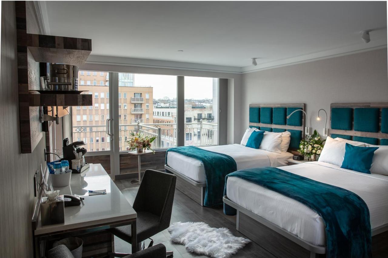Alojamiento Doble Deluxe Signature Collection con terraza y vistas a Brooklyn
