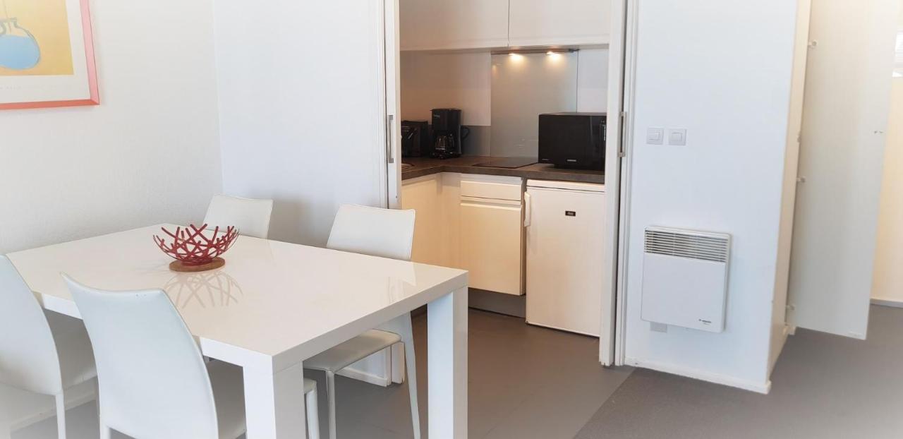 One-Bedroom Apartment with Sea View