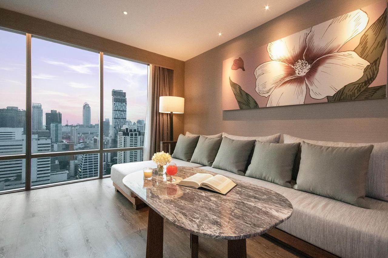 1 Bedroom Corner Suite - Roselle Suite