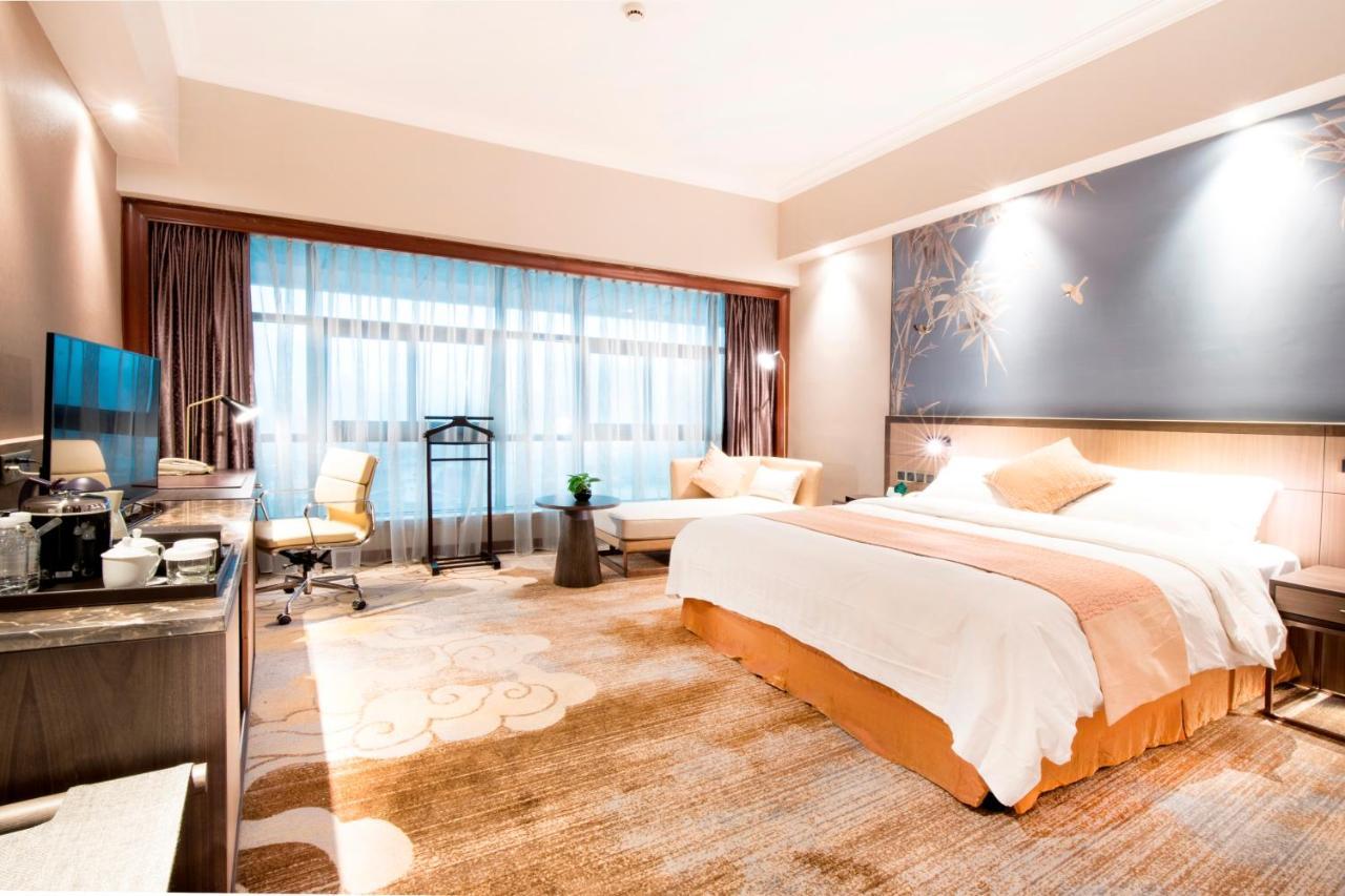 Superior Queen Room View