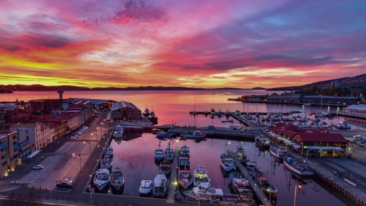 Superior Twin Room with Harbor View