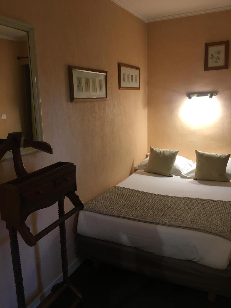 Chambre Simple avec Toilettes Communes