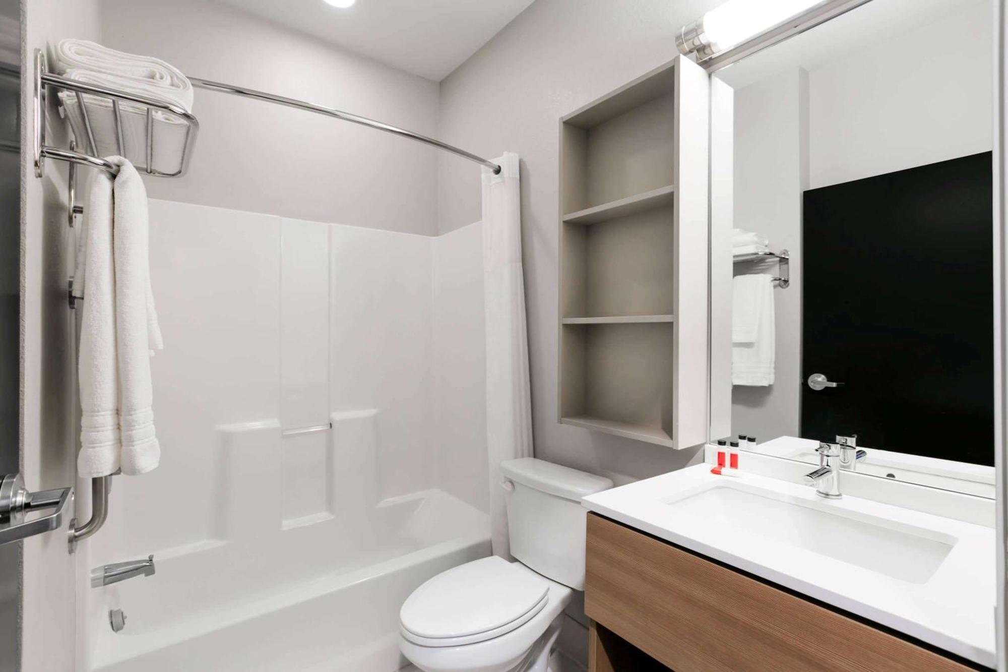 Deluxe Queen Room with Two Queen Beds - Non-Smoking