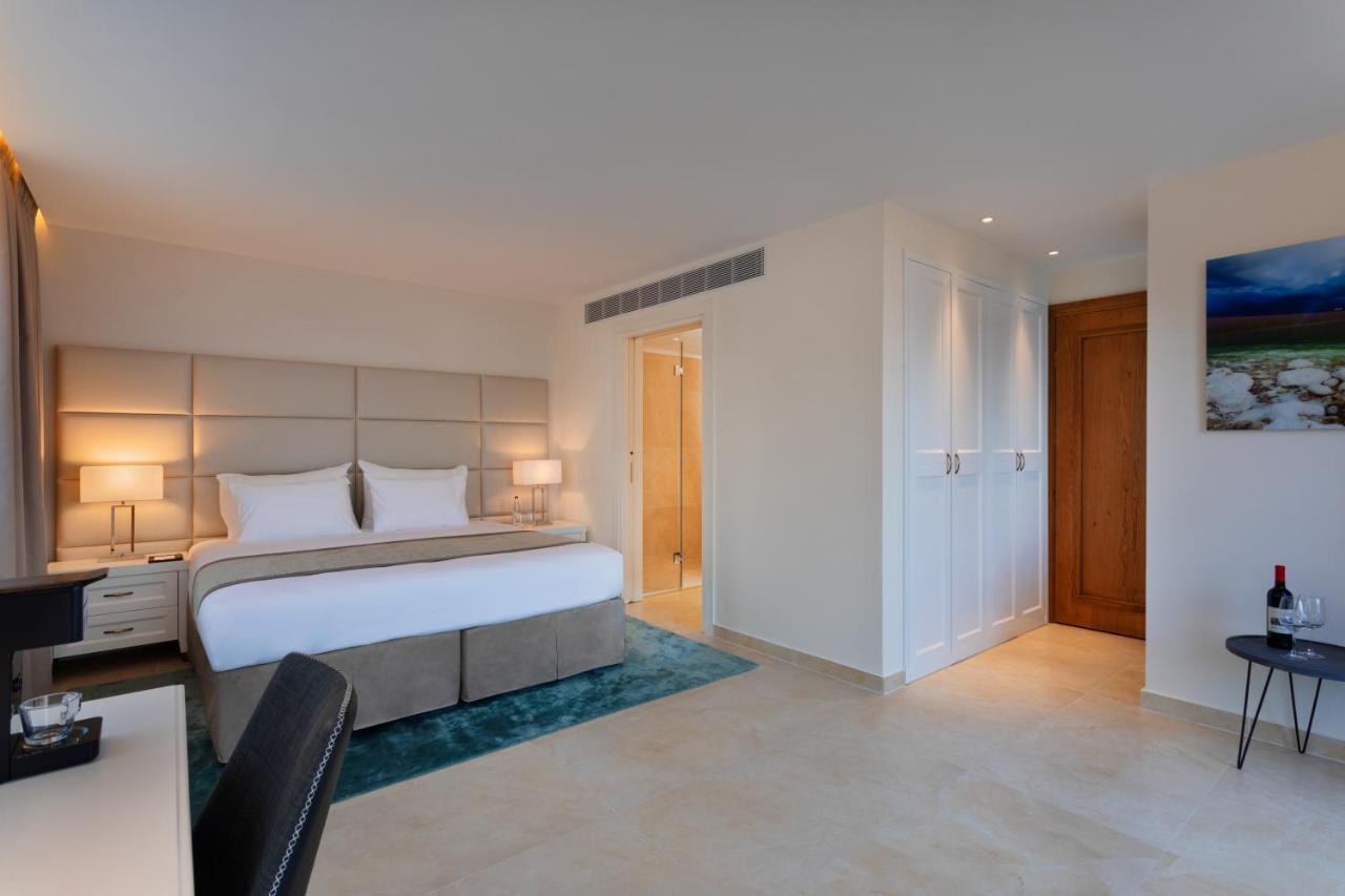Deluxe Double or Twin Room with Pool View