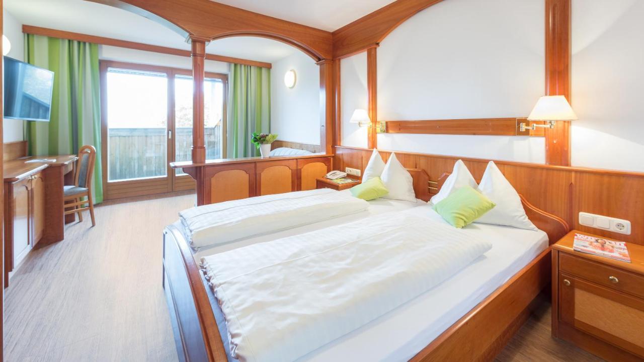 Doppelzimmer mit Balkon