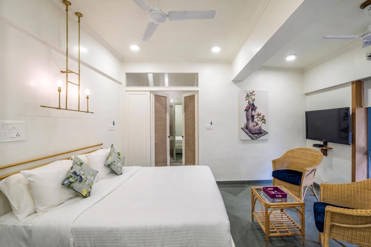 Premier Room with Complimentary Hi-Tea served with Veg Snack and Live Music during Breakfast Hours