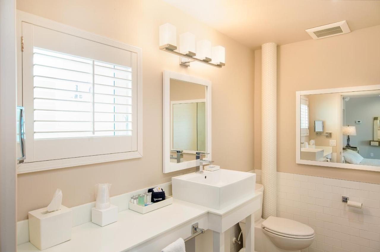 Island View Studio Off Main Property Accessible