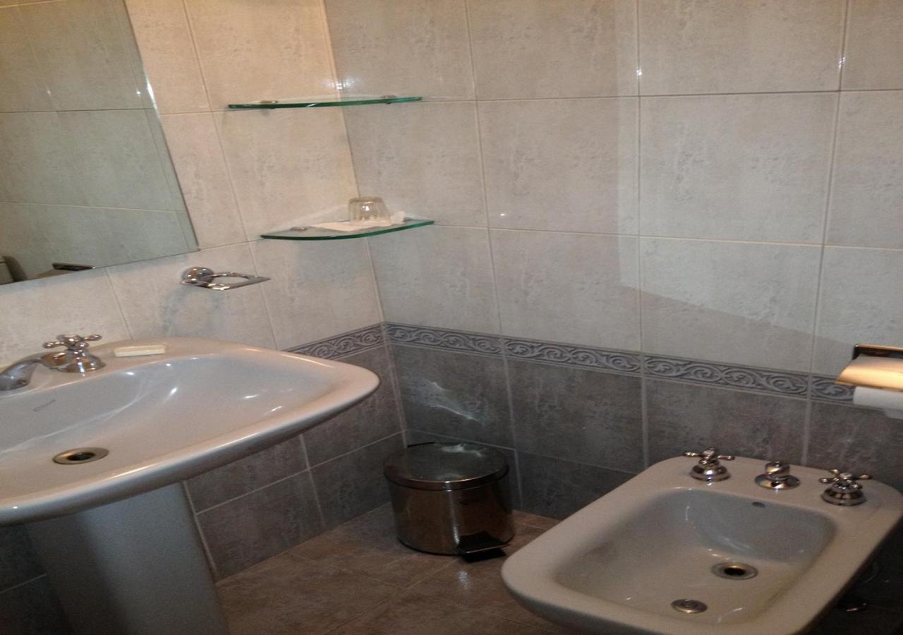 Quarto com 2 Camas de Solteiro