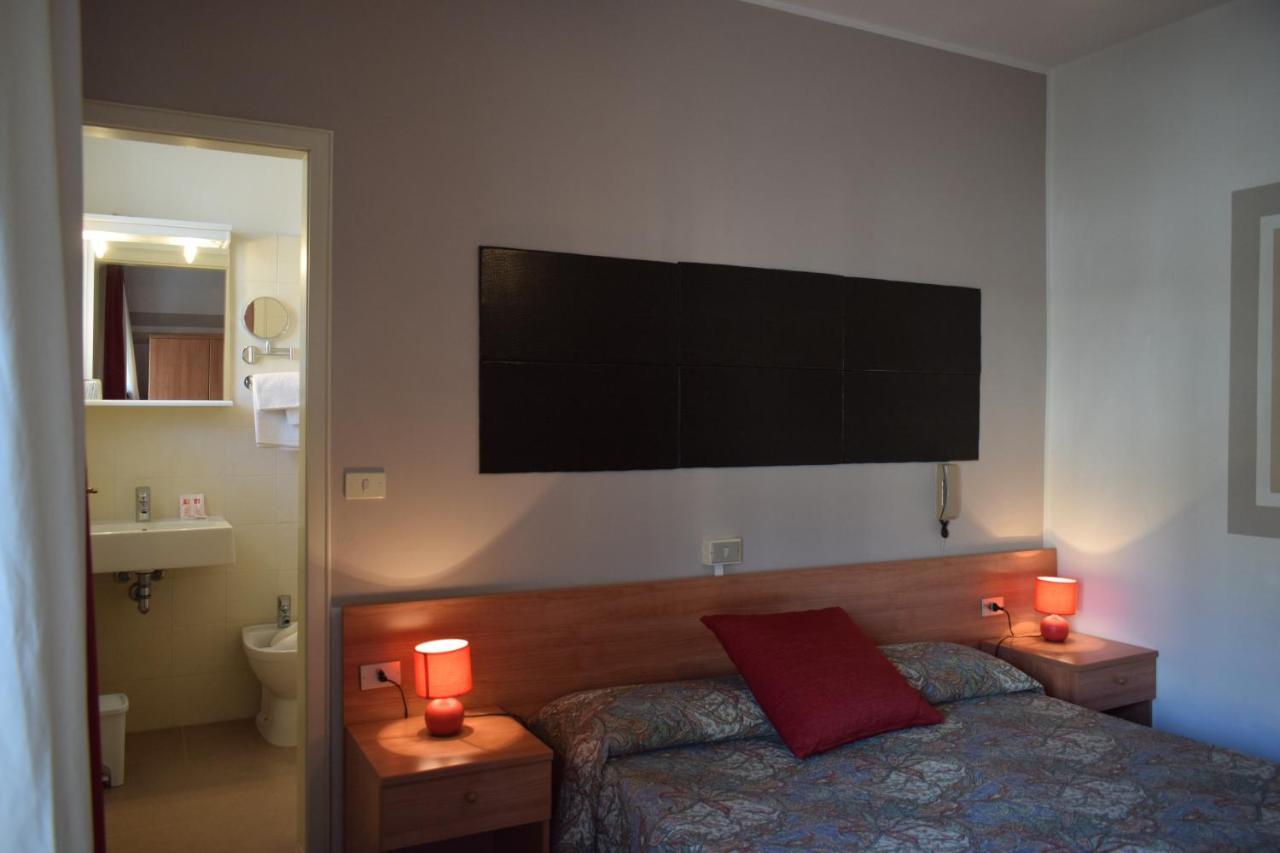 Doppelzimmer mit Balkon