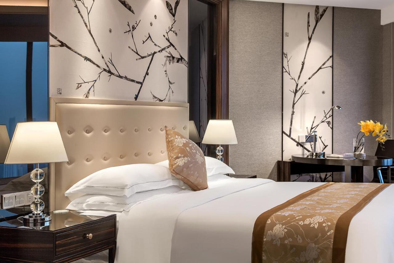 Deluxe Executive King Room including 1 Breakfast