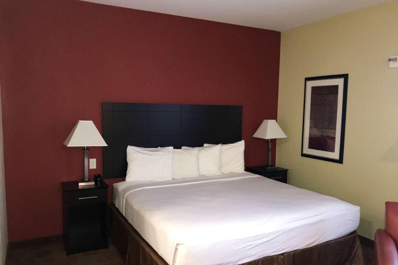 King Room - Accessible/Non-Smoking