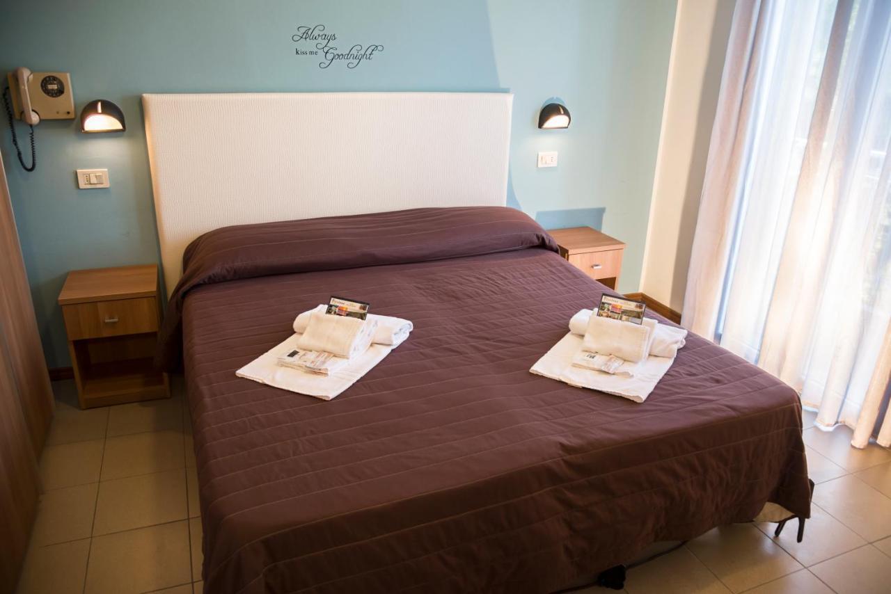 Deluxe Double Room Side Sea View