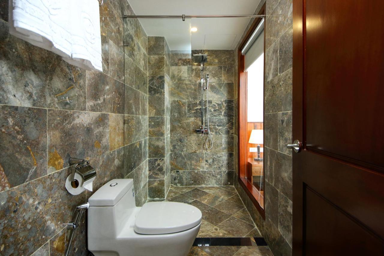 Twin Room with View