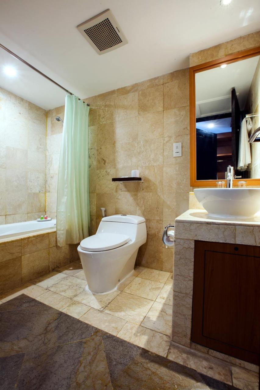 Suite Room with City View