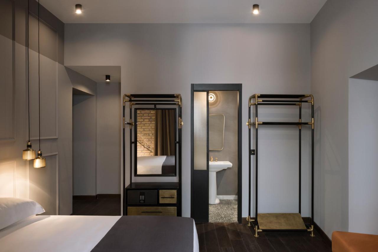 Double Room,776125915:JPEG