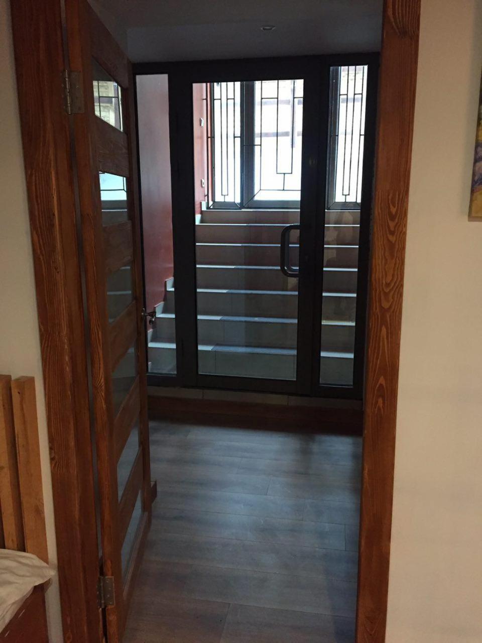 Studio - Split Level