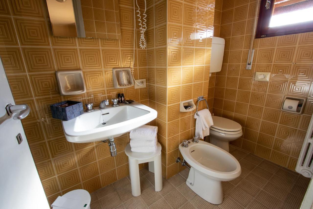 Efficiency King Suite - Non-Smoking