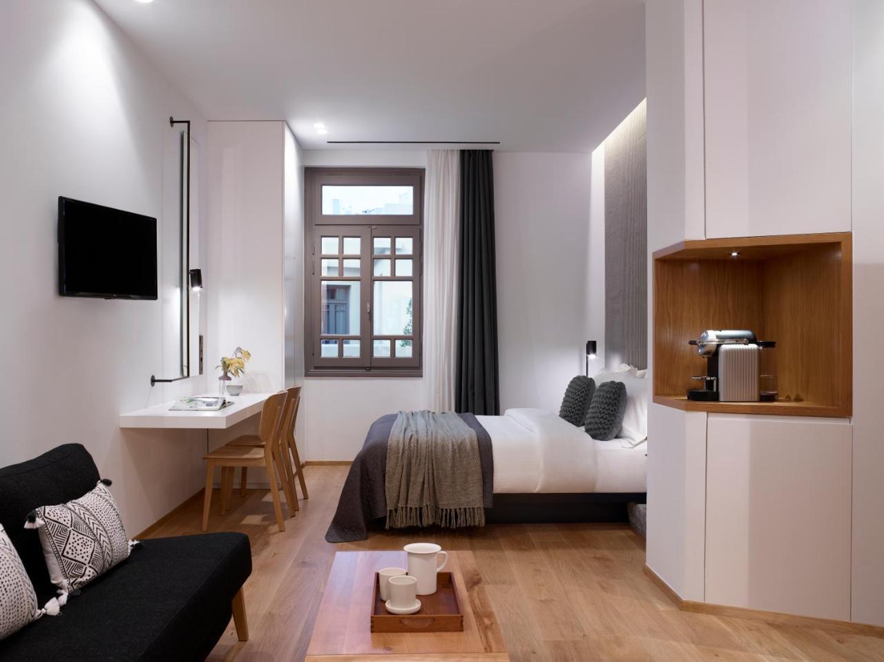 Junior Suite Atrium View