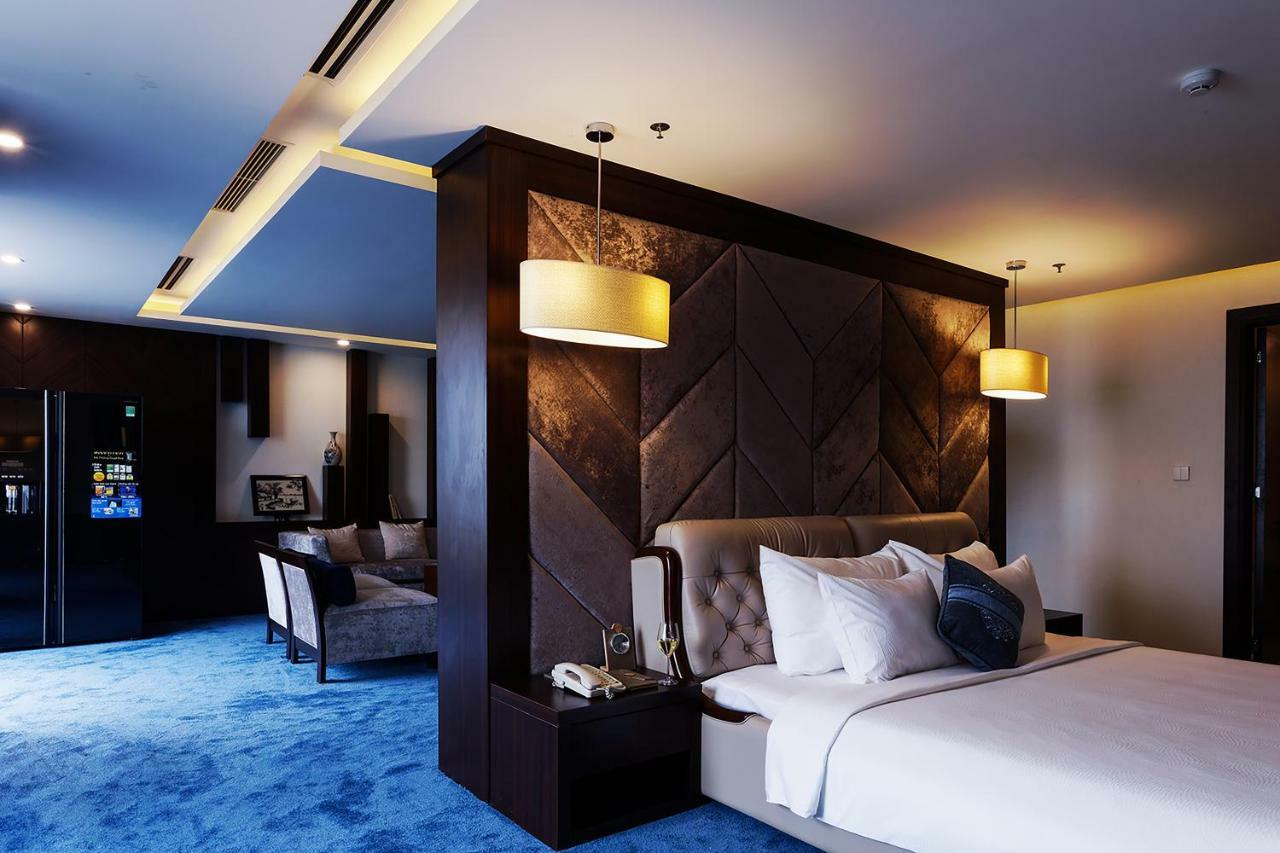 King Suite with Spa Bath
