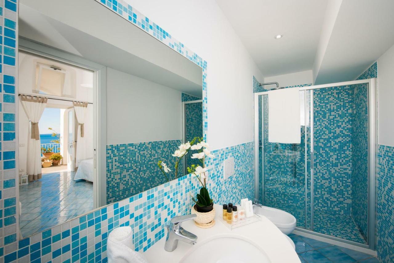 Deluxe Triple Room with Sea View
